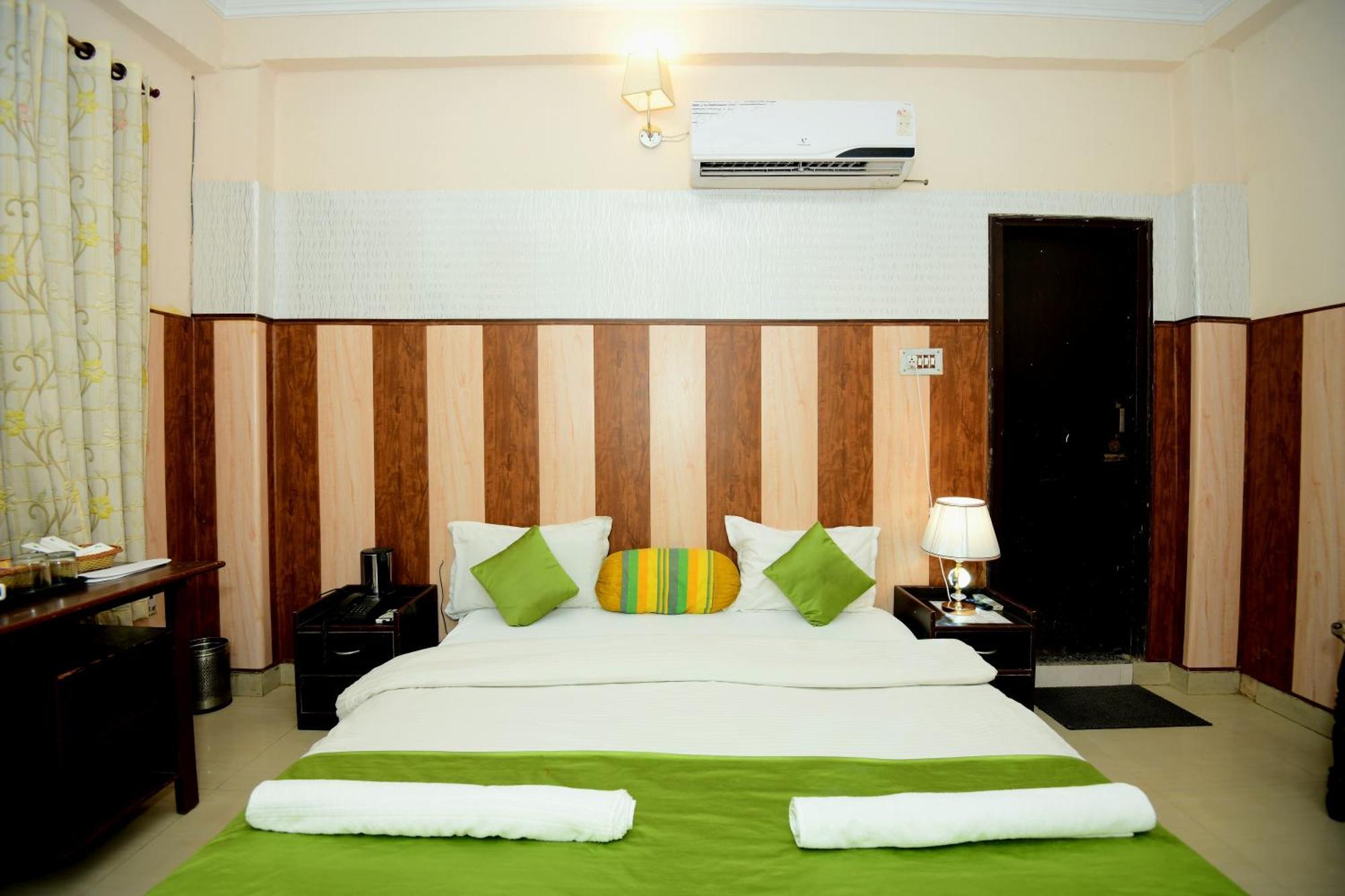 Ap Palace Hotel, Ayodhya Exterior foto
