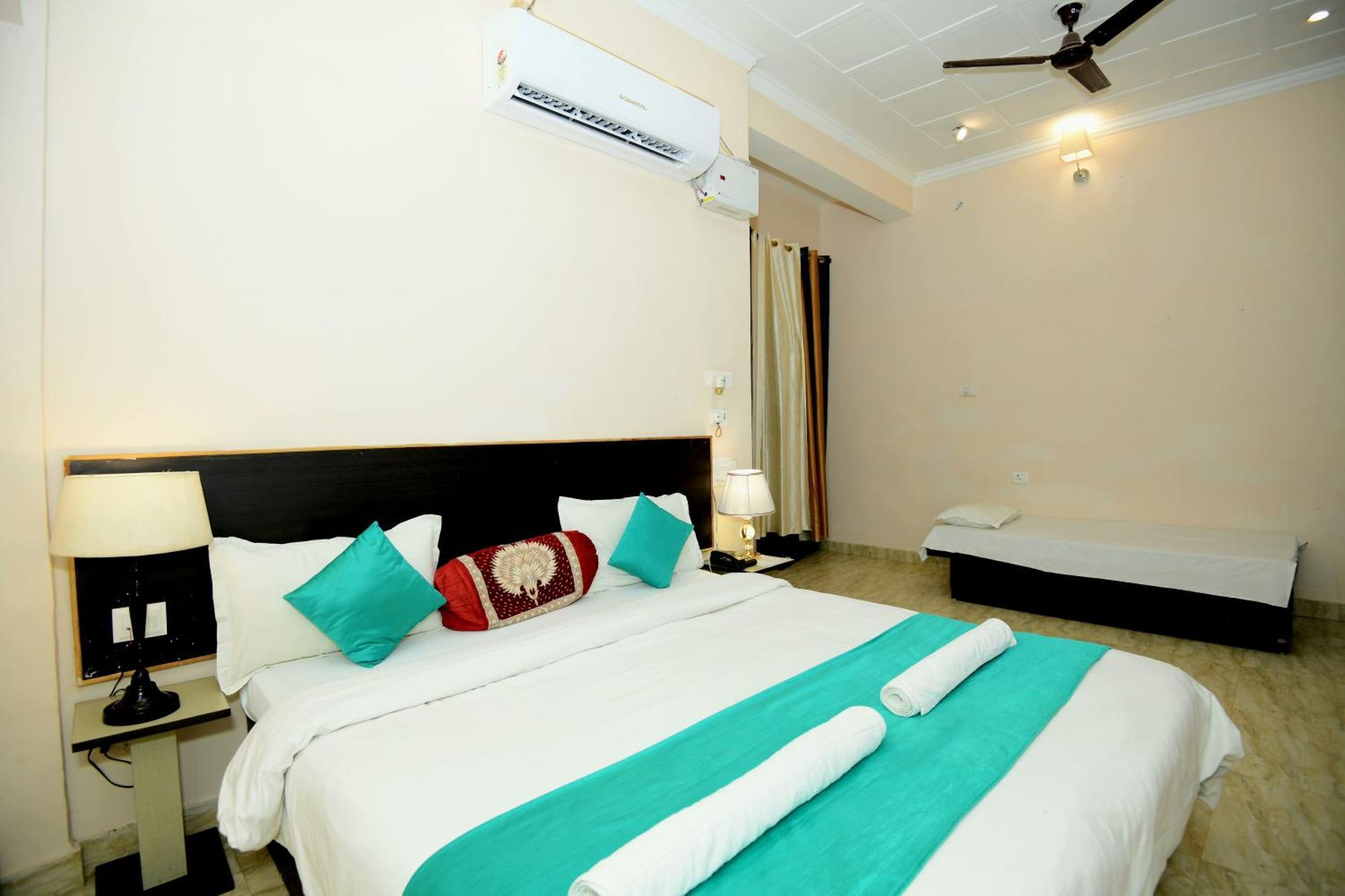 Ap Palace Hotel, Ayodhya Exterior foto