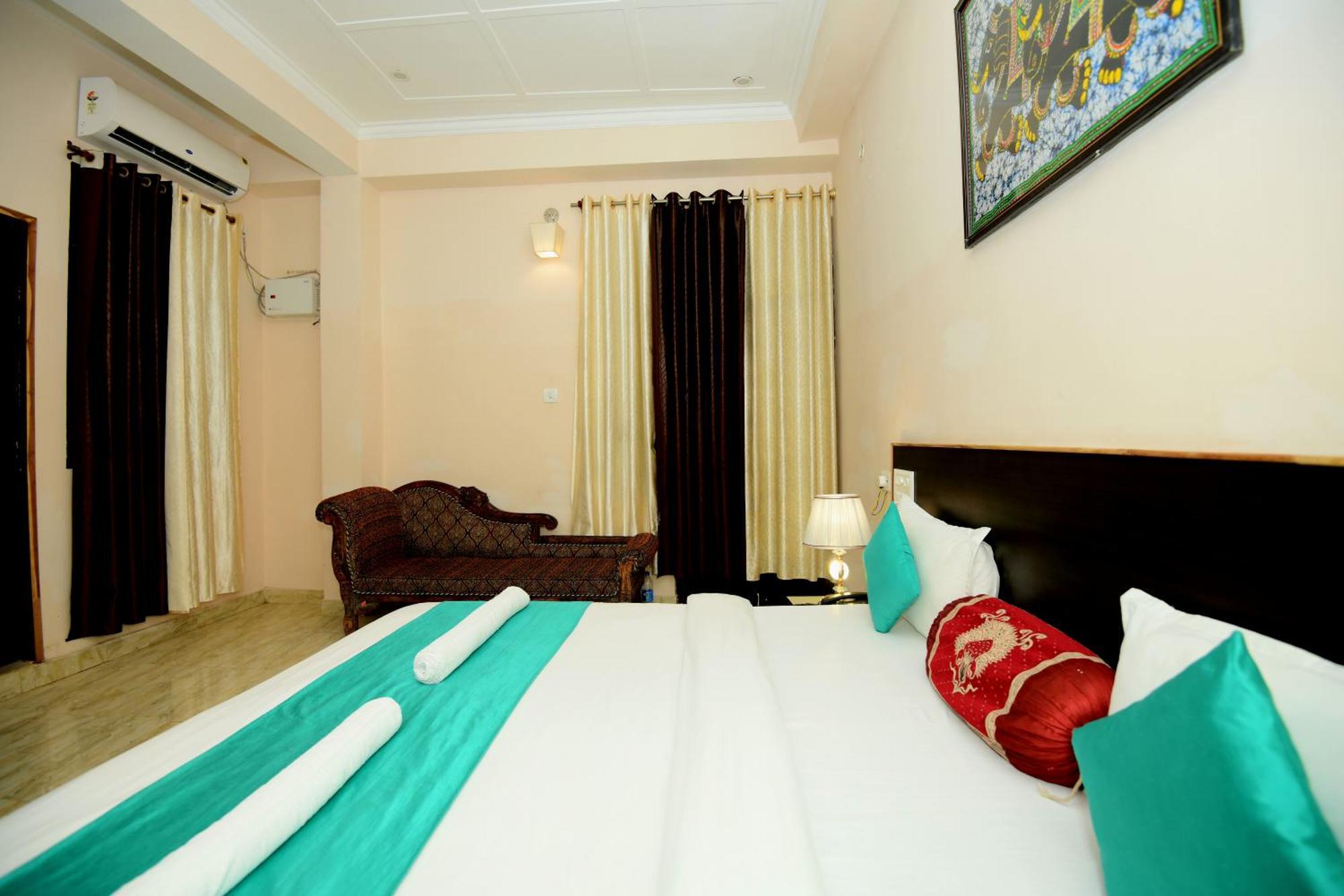 Ap Palace Hotel, Ayodhya Exterior foto