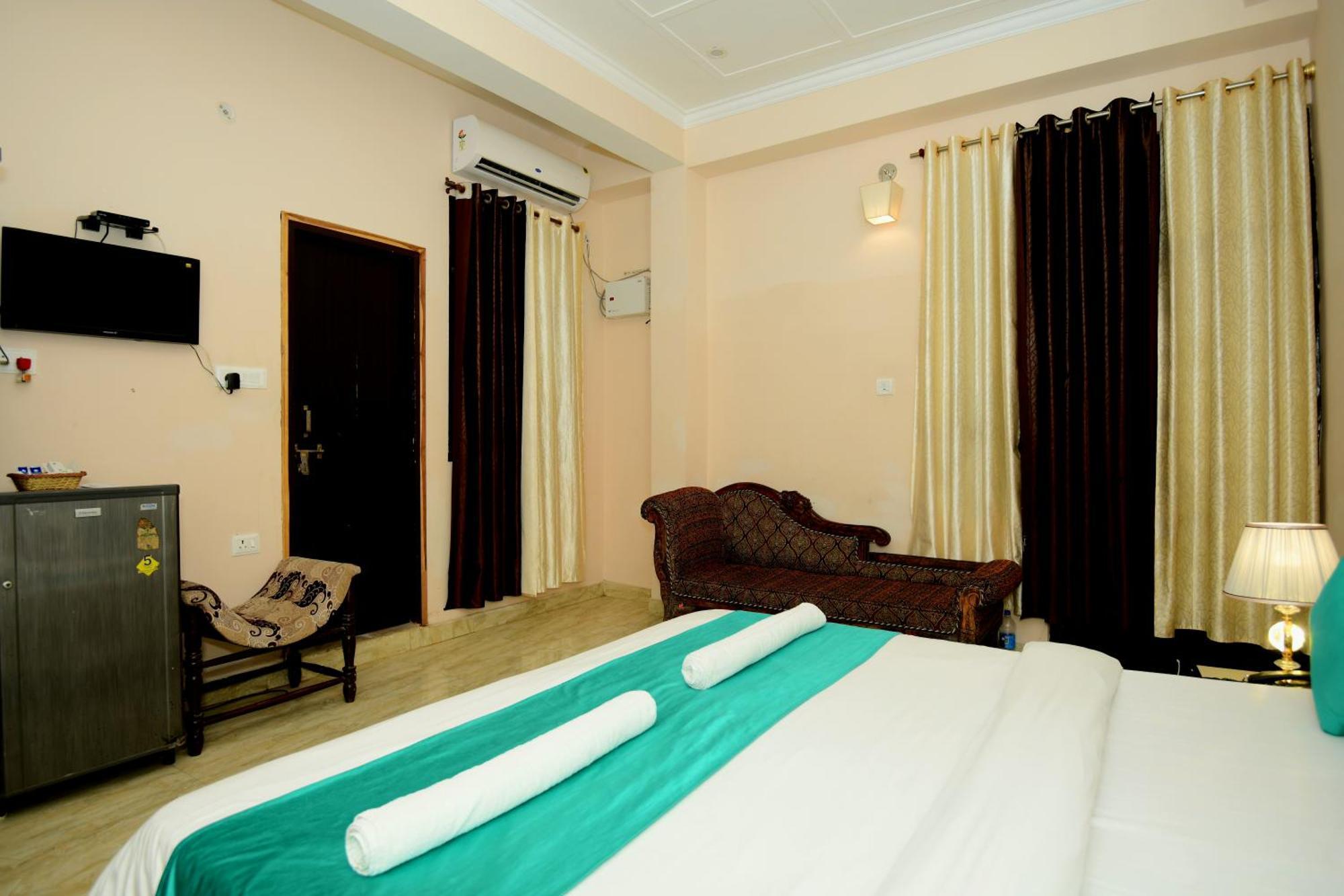 Ap Palace Hotel, Ayodhya Exterior foto